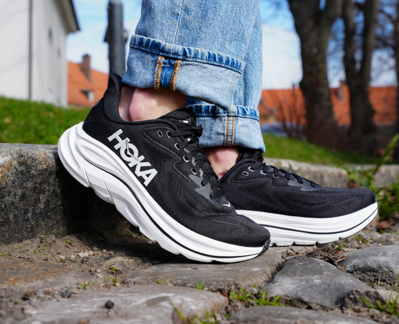 Hoka W CLIFTON 10 WIDE Black / White – Framsport
