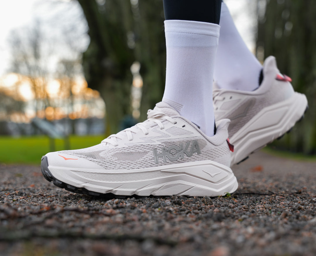 Hoka W CHALLENGER 8 WIDE Stucco / Asphalt Grey